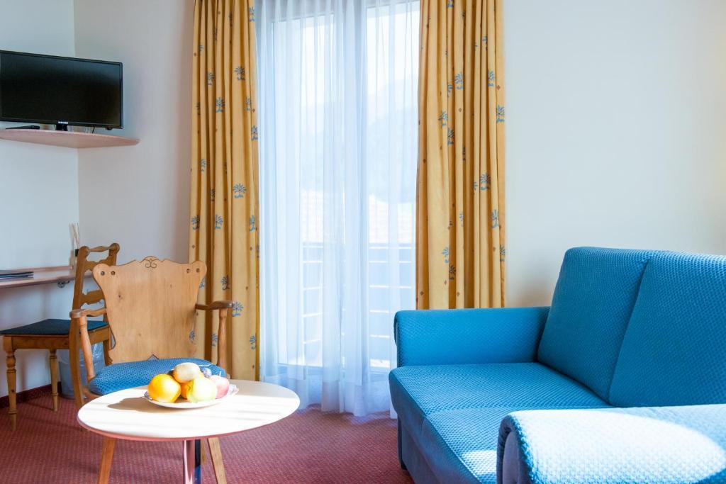 Hotel La Cruna Седрун Номер фото