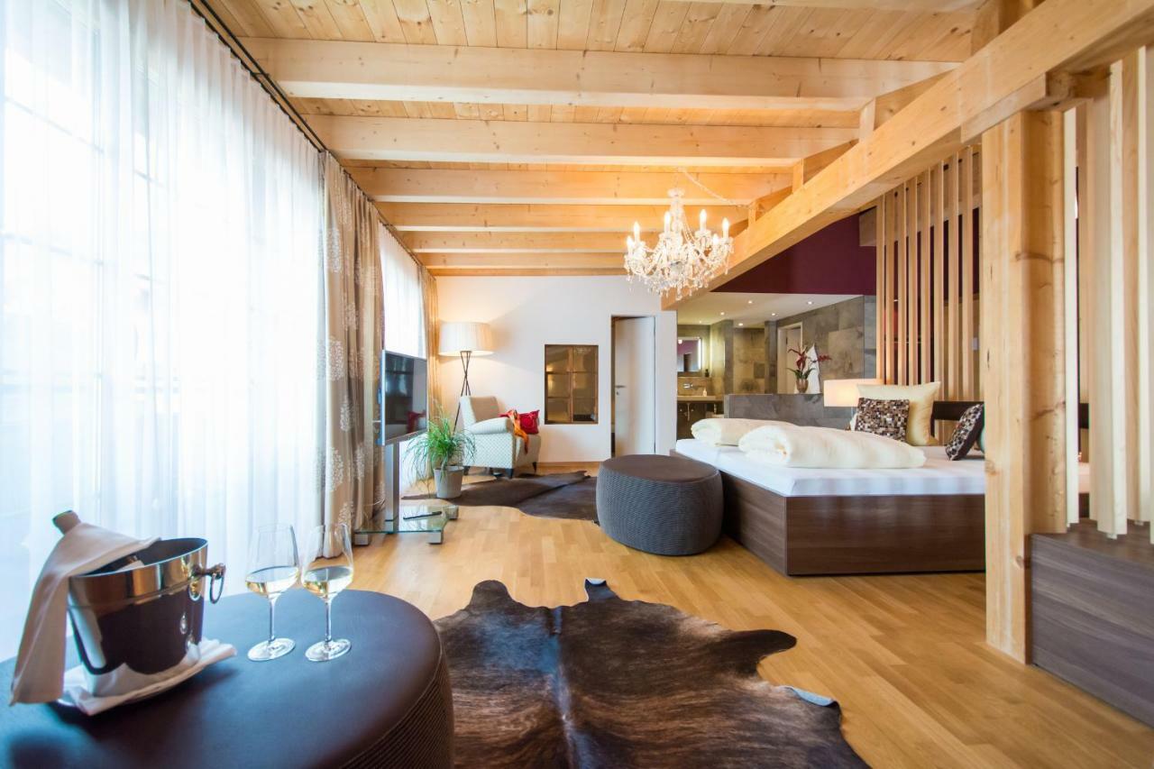 Hotel La Cruna Седрун Екстер'єр фото